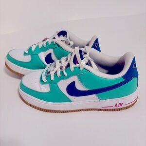 BIG KIDS' NIKE AIR FORCE 1 LV8 CASUAL SHOES - Size 5.5